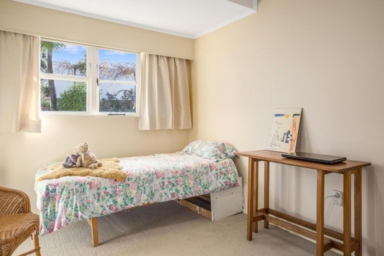Photo of property in 54 Seaview Road, Paremata, Porirua, 5024