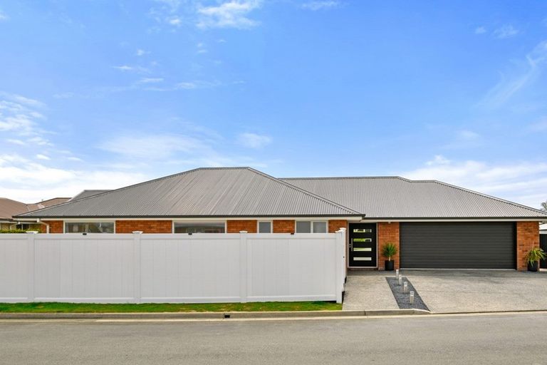 Photo of property in 2 Ambrosia Lane, Aidanfield, Christchurch, 8025