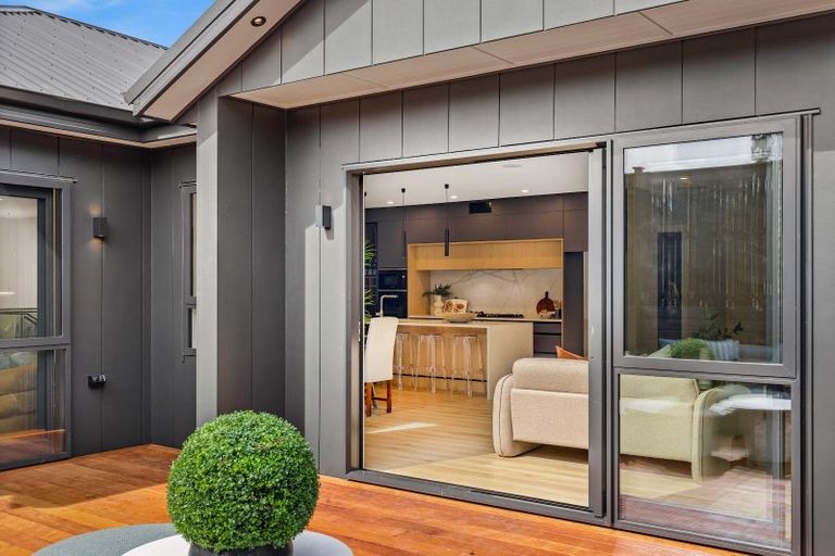 Photo of property in 7 Halcyon Bay Lane, Wainui, 0992