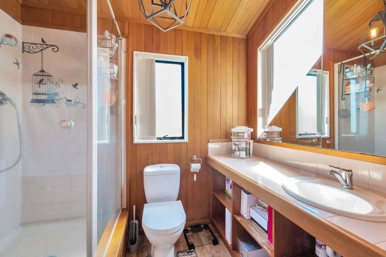 Photo of property in 2/3 Aorangi Place, Birkenhead, Auckland, 0626