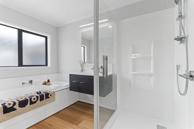 Photo of property in 25b Karaka Street, Merrilands, New Plymouth, 4312