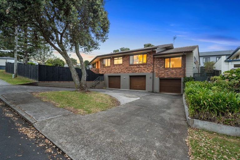 Photo of property in 37 Parkhill Road, Mellons Bay, Auckland, 2014