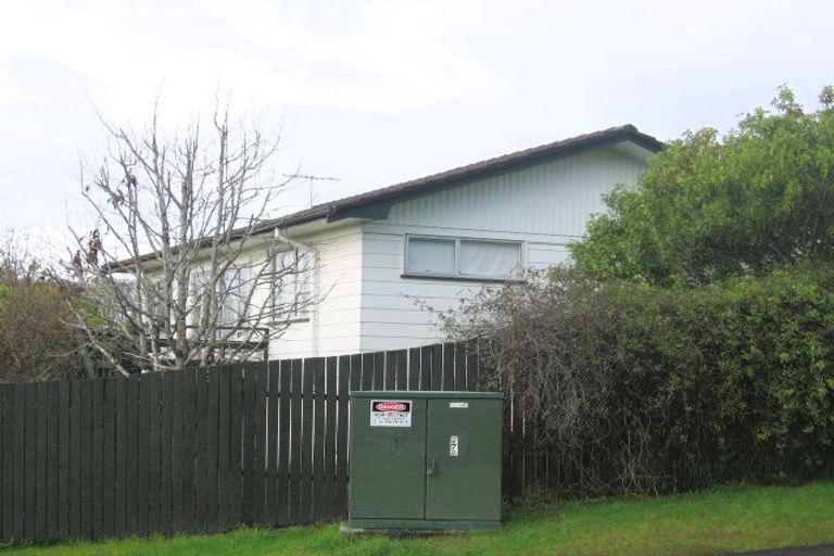 Photo of property in 80 Reynella Drive, Massey, Auckland, 0614