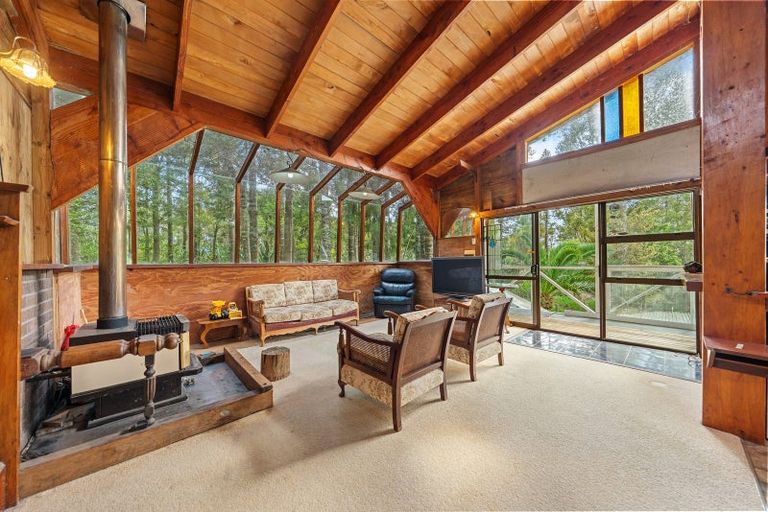 Photo of property in 14 Te Aute Ridge Road, Waitakere, Henderson, 0781