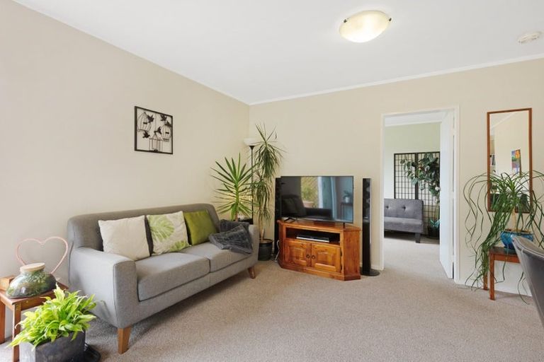 Photo of property in 3 Oldham Way, Crofton Downs, Wellington, 6035