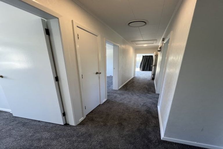 Photo of property in 13 Saint Ronans Avenue, Waterloo, Lower Hutt, 5011