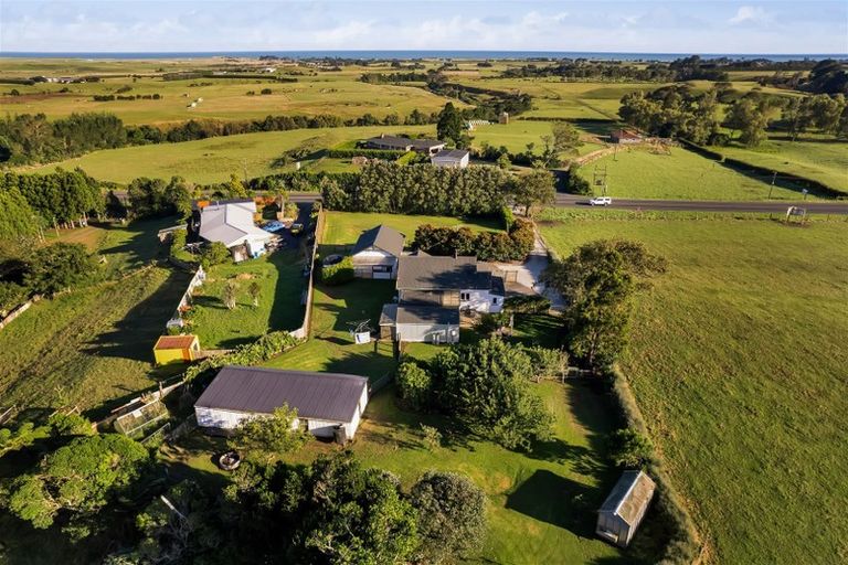 Photo of property in 1312 Devon Road, Brixton, Waitara, 4382