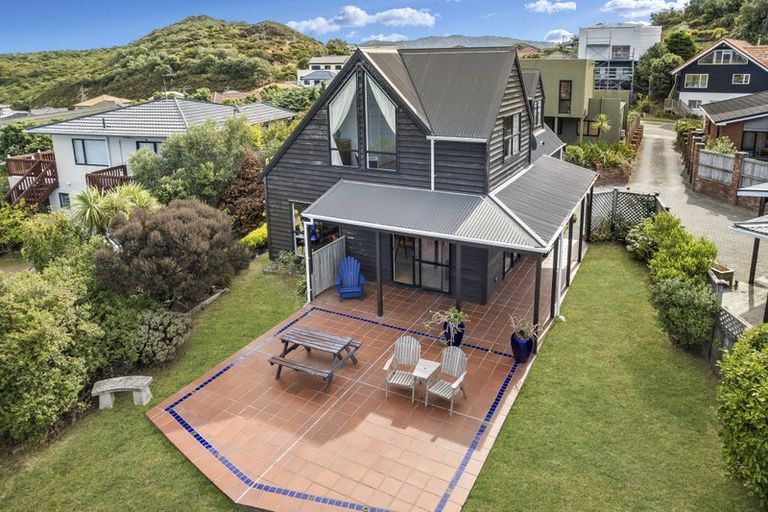 Photo of property in 17b Bowes Crescent, Strathmore Park, Wellington, 6022