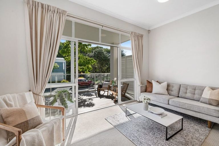 Photo of property in 2 Parkside Drive, Orewa, 0931