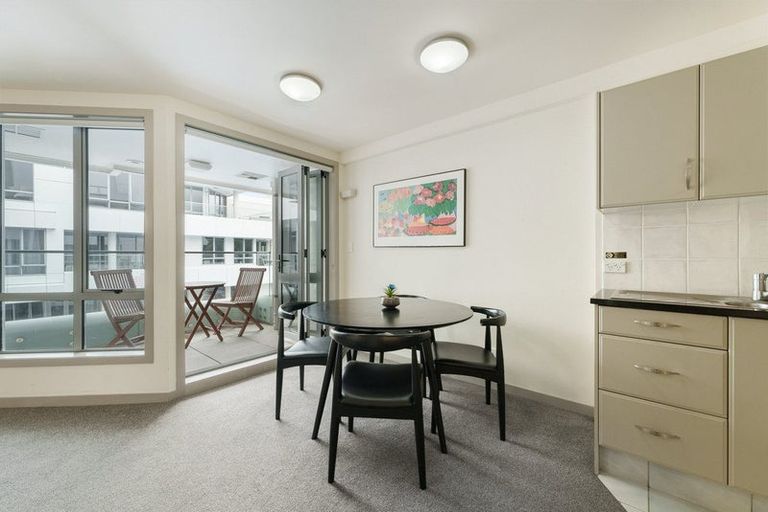 Photo of property in Anchorage Apartments, 317/36 Victoria Road, Mount Maunganui, 3116