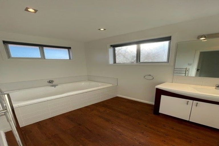 Photo of property in 9 Powell Crescent, Ilam, Christchurch, 8041