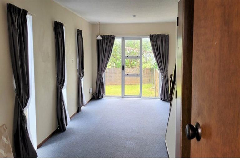 Photo of property in 1/31 Mana Avenue, Titahi Bay, Porirua, 5022