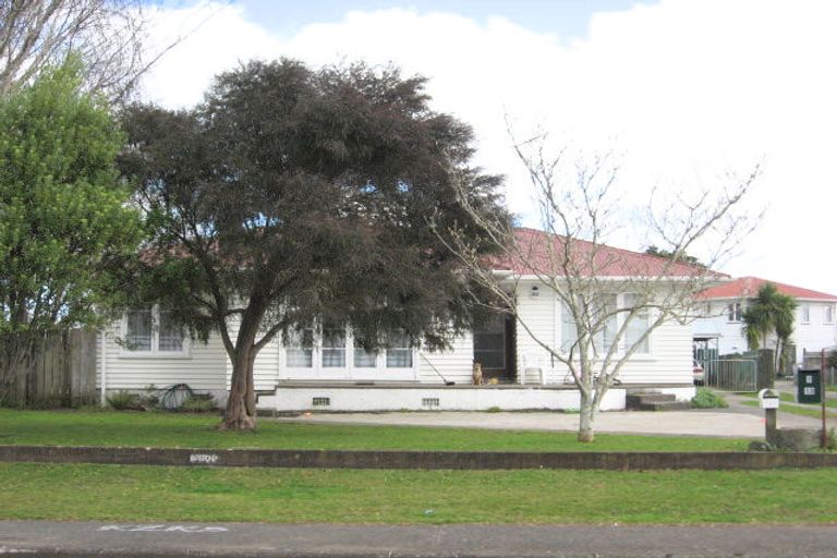 Photo of property in 2/13 Rollerson Street, Papakura, 2110