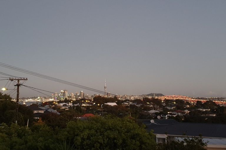 Photo of property in 1/62 Church Street, Northcote Point, Auckland, 0627