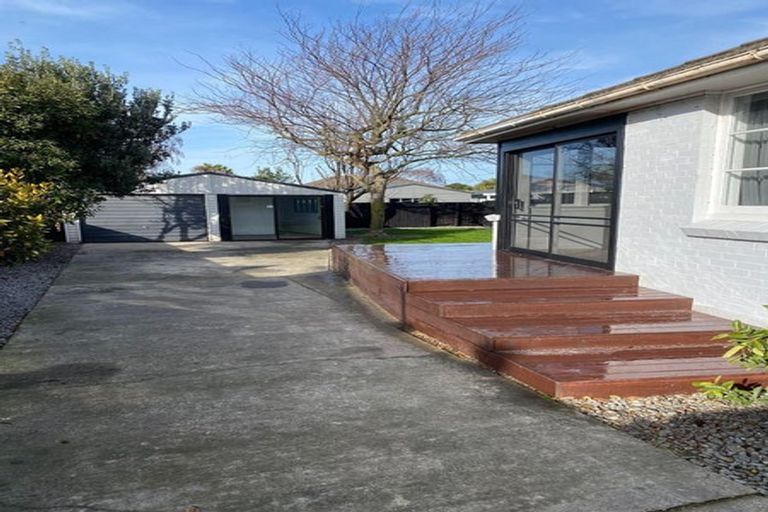 Photo of property in 20 Oakland Street, Northcote, Christchurch, 8052