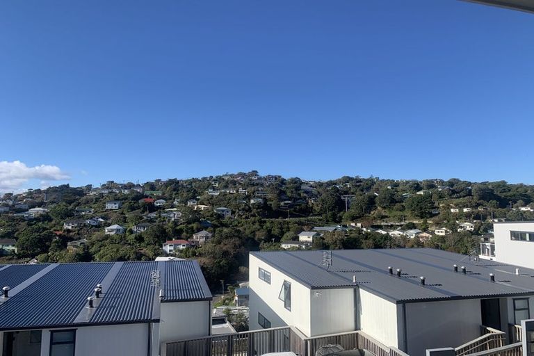 Photo of property in 56 Tiketike Way, Brooklyn, Wellington, 6021