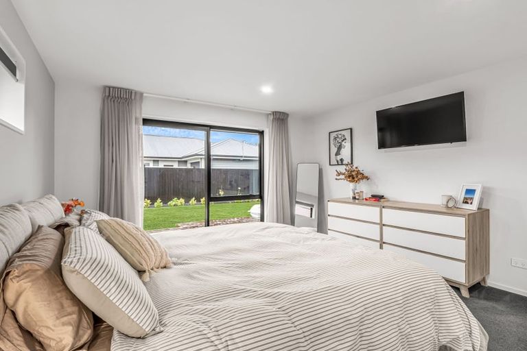 Photo of property in 102 Petries Road, Woodend, 7610