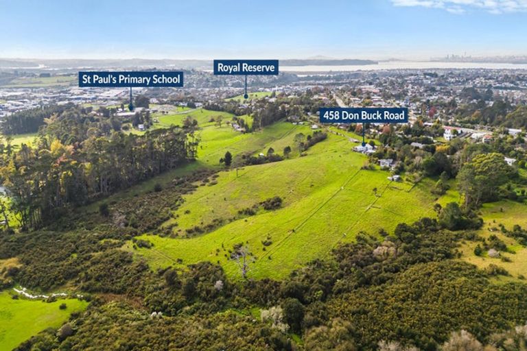 Photo of property in 458 Don Buck Road, Massey, Auckland, 0614