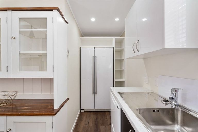 Photo of property in 1/62 Beresford Street, Bayswater, Auckland, 0622