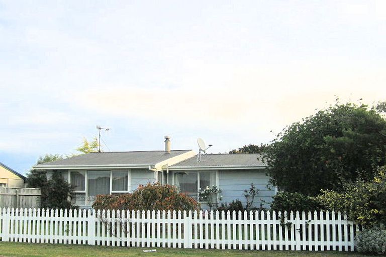 Photo of property in 5 Greenwood Place, Paraparaumu, 5032