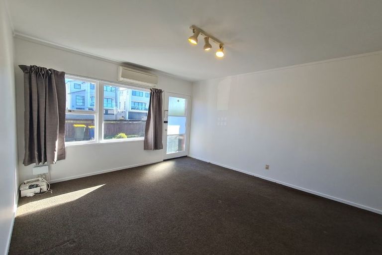 Photo of property in 7/27 Nikau Street, New Lynn, Auckland, 0600