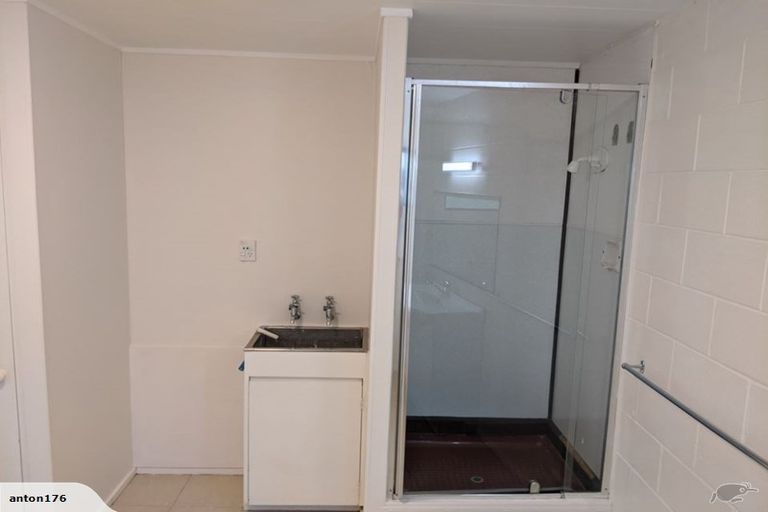 Photo of property in 53 Island Bay Road, Beach Haven, Auckland, 0626