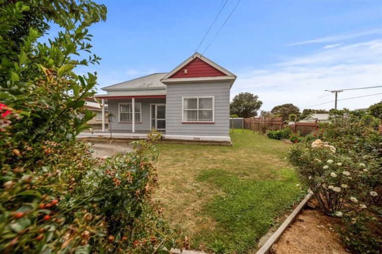 Photo of property in 2 Campbell Street, Hawera, 4610