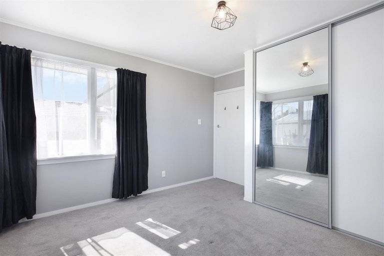 Photo of property in 2/6 Oakhurst Place, Russley, Christchurch, 8042