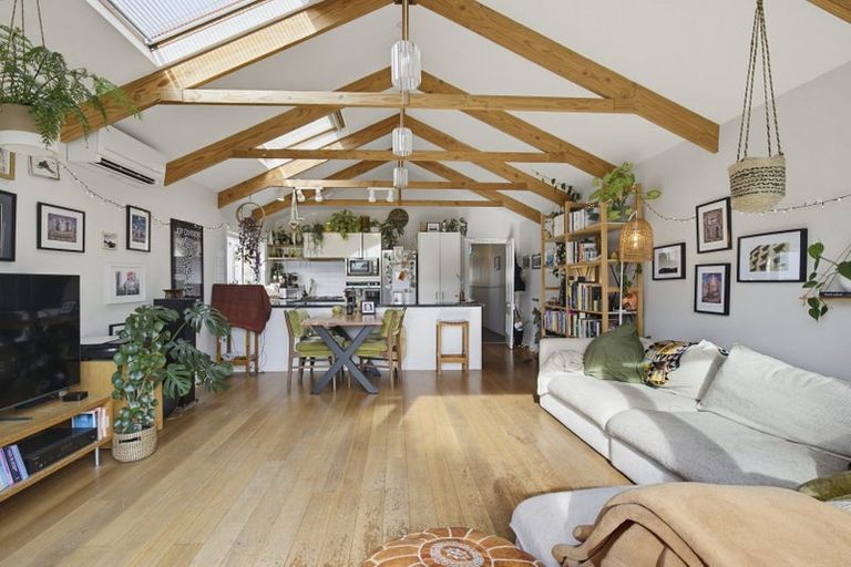 Photo of property in 39 Normanby Street, Newtown, Wellington, 6021