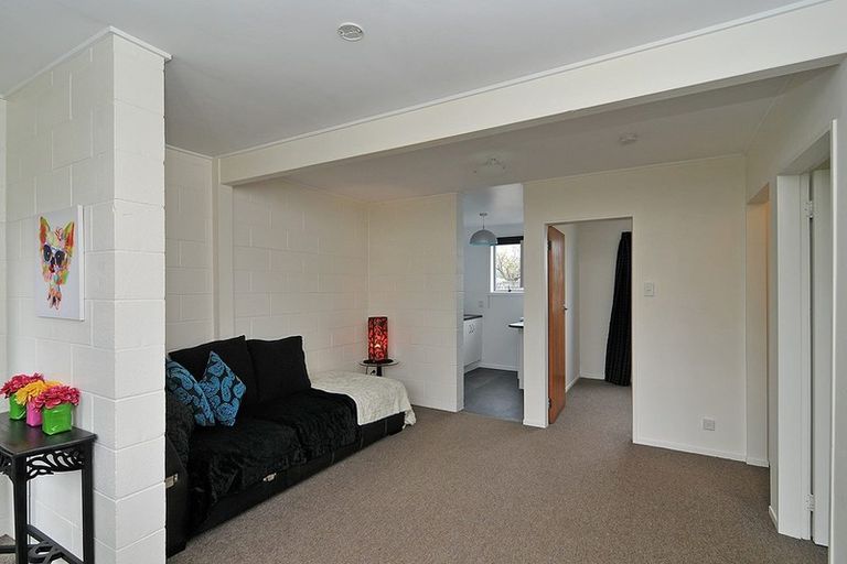 Photo of property in 3/19 Pirie Crescent, Moera, Lower Hutt, 5010