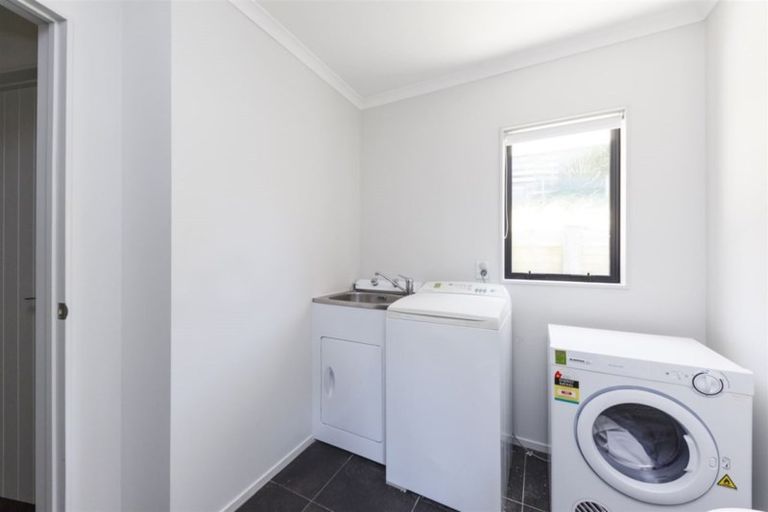 Photo of property in 20 La Lena Grove, Fitzherbert, Palmerston North, 4410