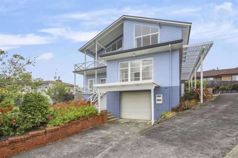 Photo of property in 12 Bilkey Avenue, Pukekohe, 2120