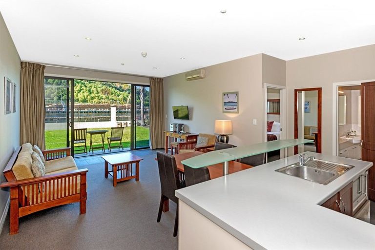 Photo of property in 115/2 Reads Quay, Gisborne, 4010