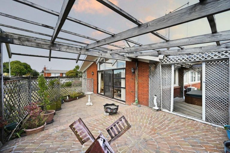 Photo of property in 2 Guy Place, Melville, Hamilton, 3206