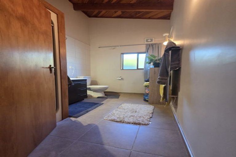 Photo of property in 8 Churchouse Road, Greenhithe, Auckland, 0632