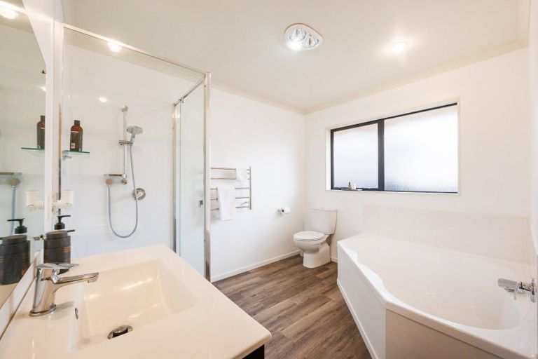 Photo of property in 17 Daniel Place, Kelvin Grove, Palmerston North, 4414