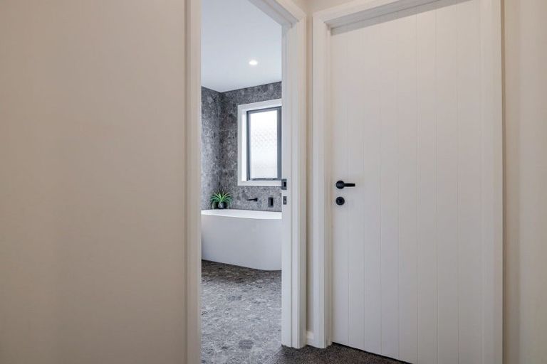 Photo of property in 77 Freedom Drive, Kelvin Grove, Palmerston North, 4414