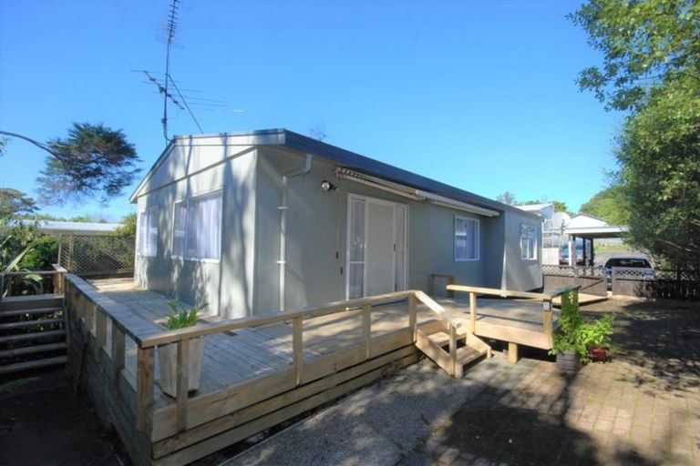 Photo of property in 2/69a Godley Road, Green Bay, Auckland, 0604