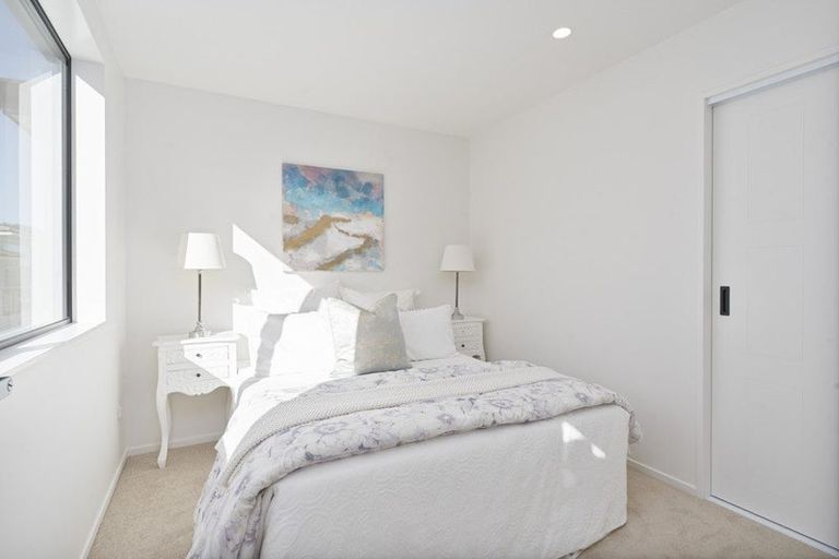 Photo of property in 8b Hadfield Street, Beach Haven, Auckland, 0626