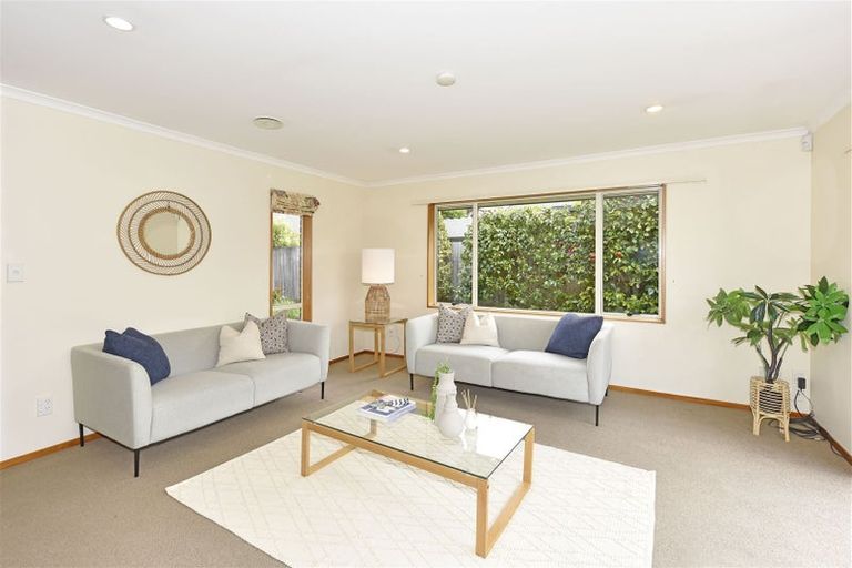 Photo of property in 6a Bentley Street, Russley, Christchurch, 8042