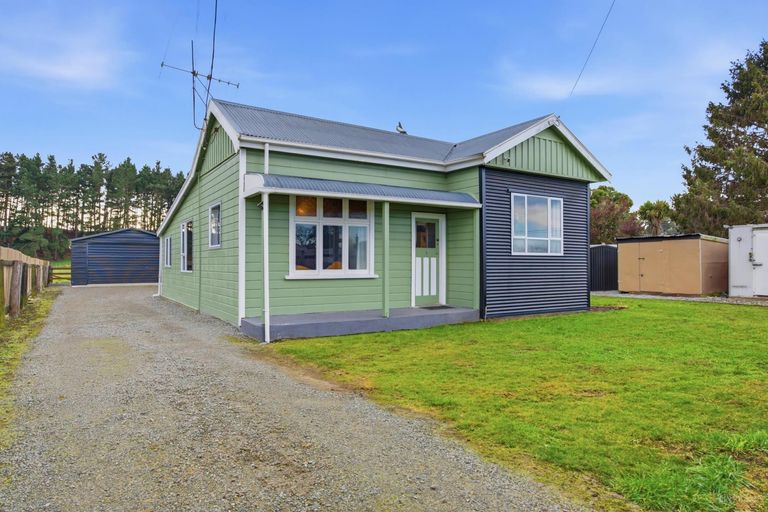Photo of property in 24 Queen Street, Pareora, 7912