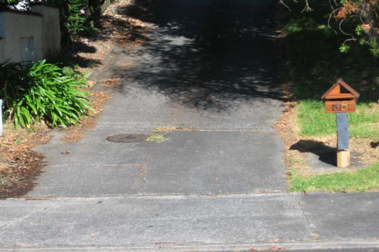 Photo of property in 33 Squirrel Lane, Browns Bay, Auckland, 0630
