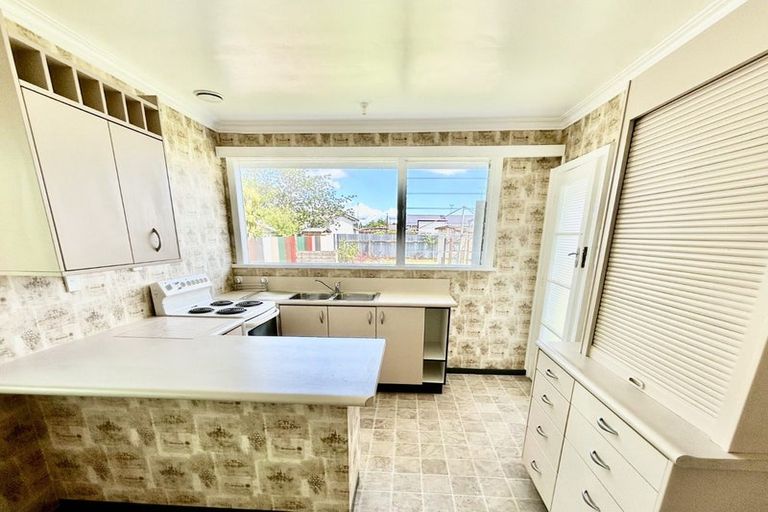 Photo of property in 8 Derby Street, Levin, 5510