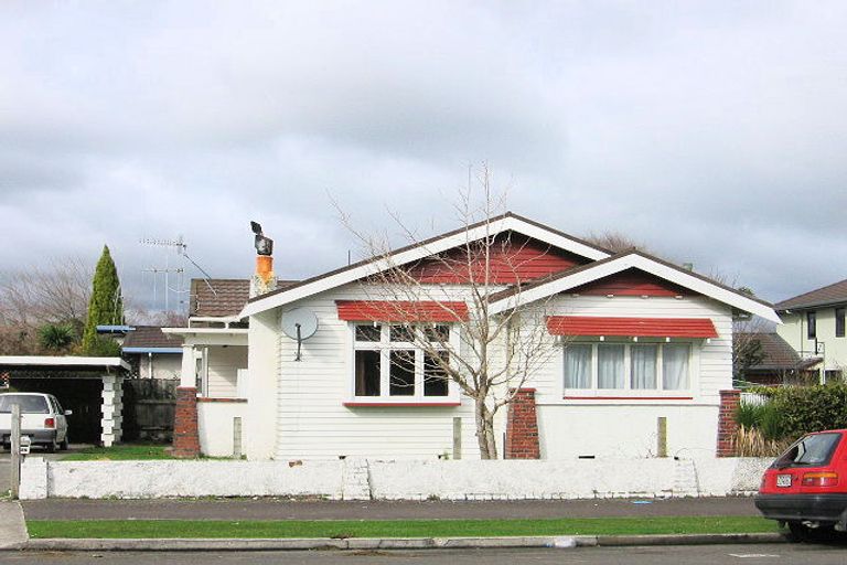 Photo of property in 216 Park Road, Hokowhitu, Palmerston North, 4410