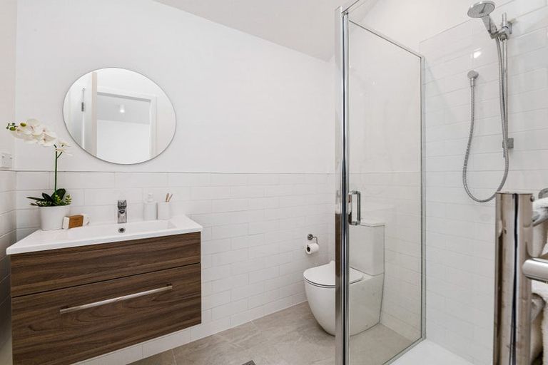 Photo of property in 12 Titoki Close, Matakana, 0985