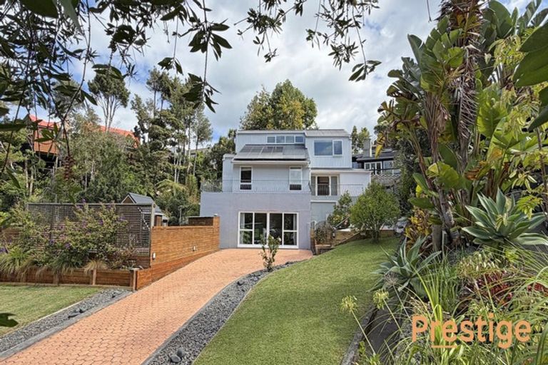 Photo of property in 29 Holyoake Place, Chatswood, Auckland, 0626