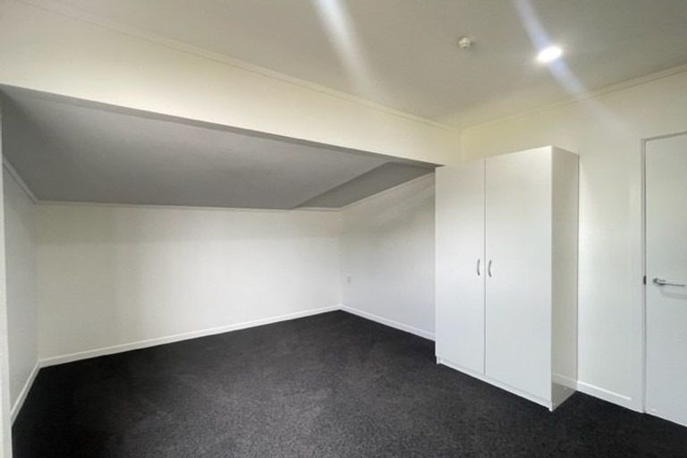 Photo of property in 77 Riverpark Crescent, Henderson, Auckland, 0610