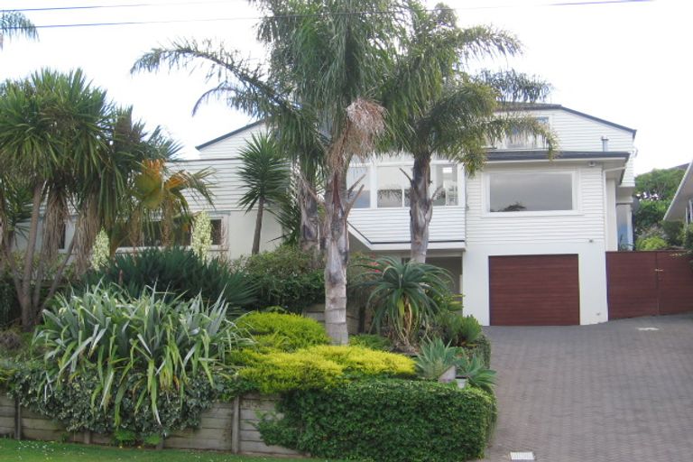 Photo of property in 25 Jellicoe Road, Murrays Bay, Auckland, 0630