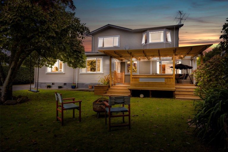 Photo of property in 77 Govett Avenue, Frankleigh Park, New Plymouth, 4310