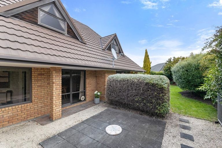 Photo of property in 2 Lantern Lane, Halswell, Christchurch, 8025